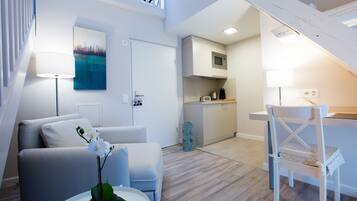 Exclusive Duplex, Kitchen (Studio 8) | Living area