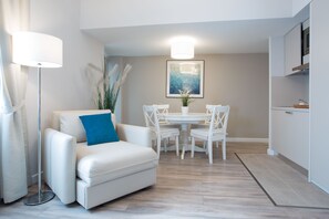 Superior Studio Suite, Kitchen (Studio 5) | Living area | Flat-screen TV - Auberge des Grands Bois (Buchillon)