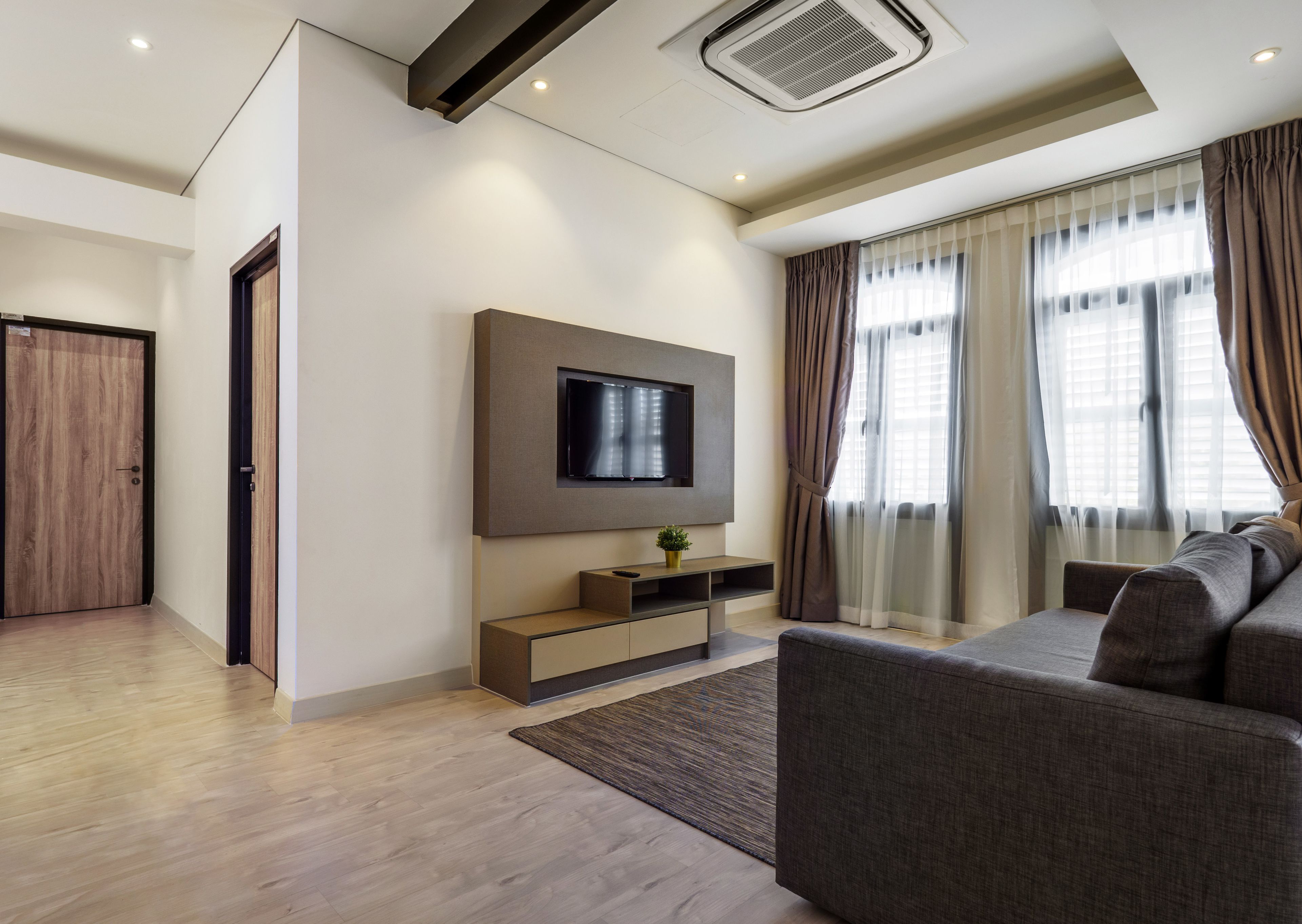 basic suite, 2 bedrooms, non smoking | living room | flat-screen tv, fireplace