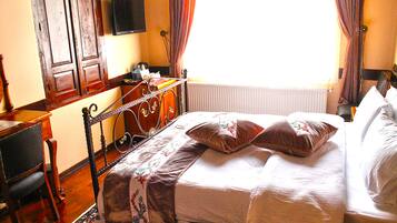 Minibar, in-room safe, soundproofing, free WiFi