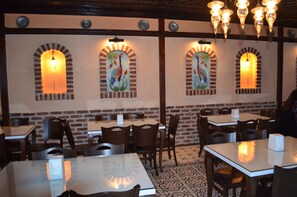 Breakfast, lunch, dinner served; Turkish cuisine - Aksehir Butik Hotel (Aksehir)