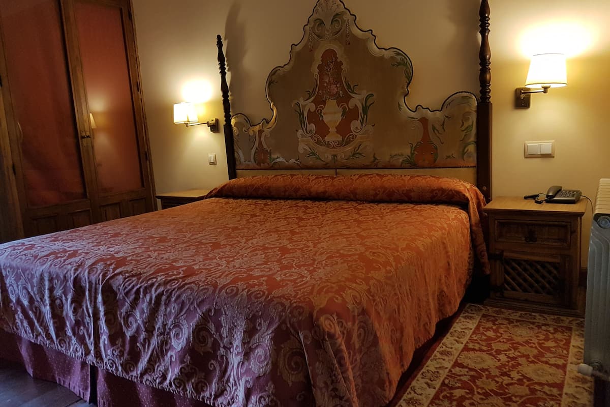 Suite | Soundproofing, free WiFi
