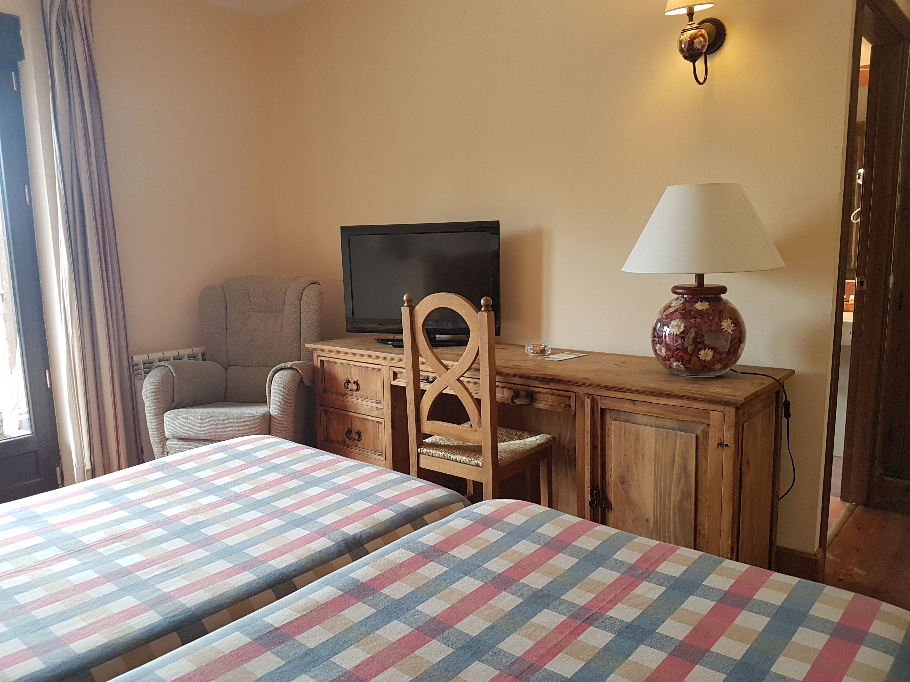 soundproofing, free wifi