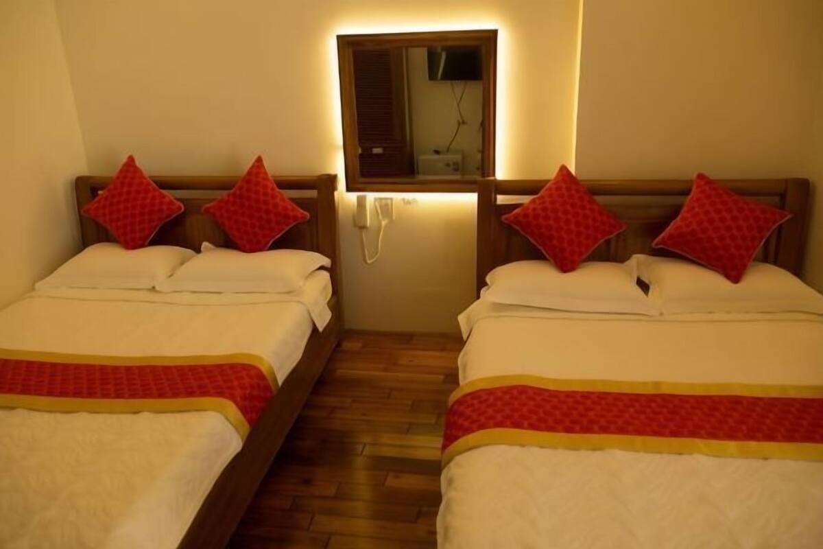 Minibar, desk, free WiFi, bed sheets