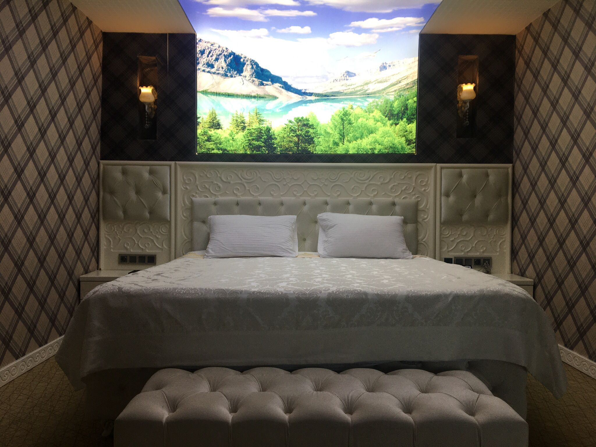 Exclusive Room | Minibar, in-room safe, desk, laptop workspace