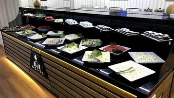 Free daily buffet breakfast