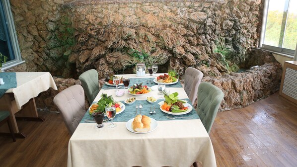 Frühstück, Mittagessen und Abendessen