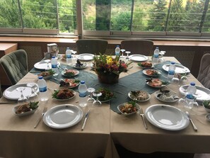 Breakfast, lunch and dinner served  - Grand Alin Hotel Tokat (Tokat)