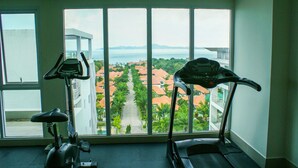 Unclassified image, 4 of 18, button - Sunset Boulevard 2 (Pattaya)