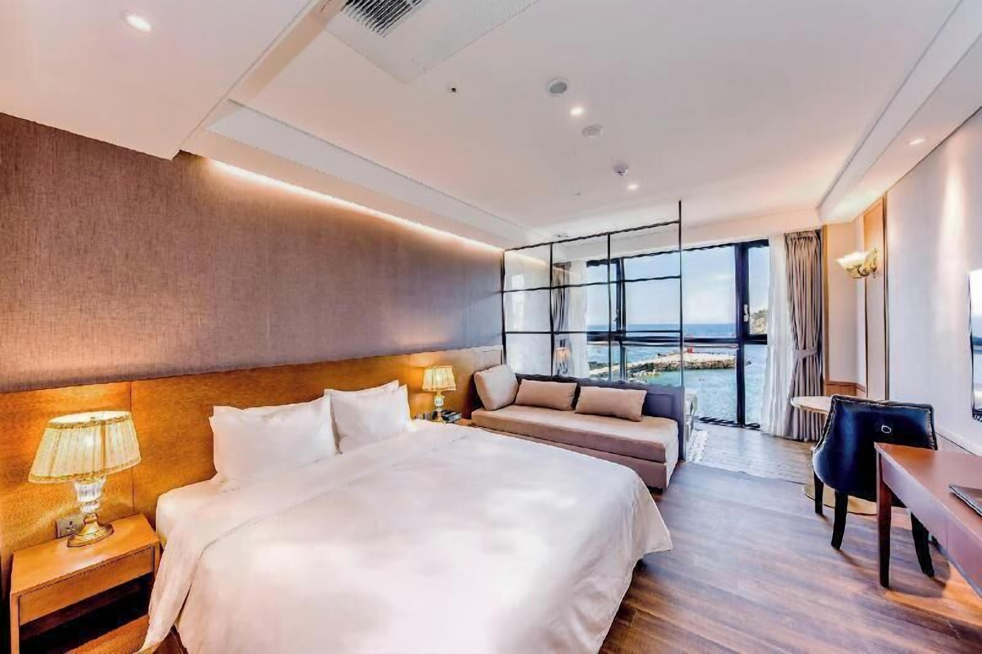 1 Schlafzimmer, Minibar, Zimmersafe, Schreibtisch