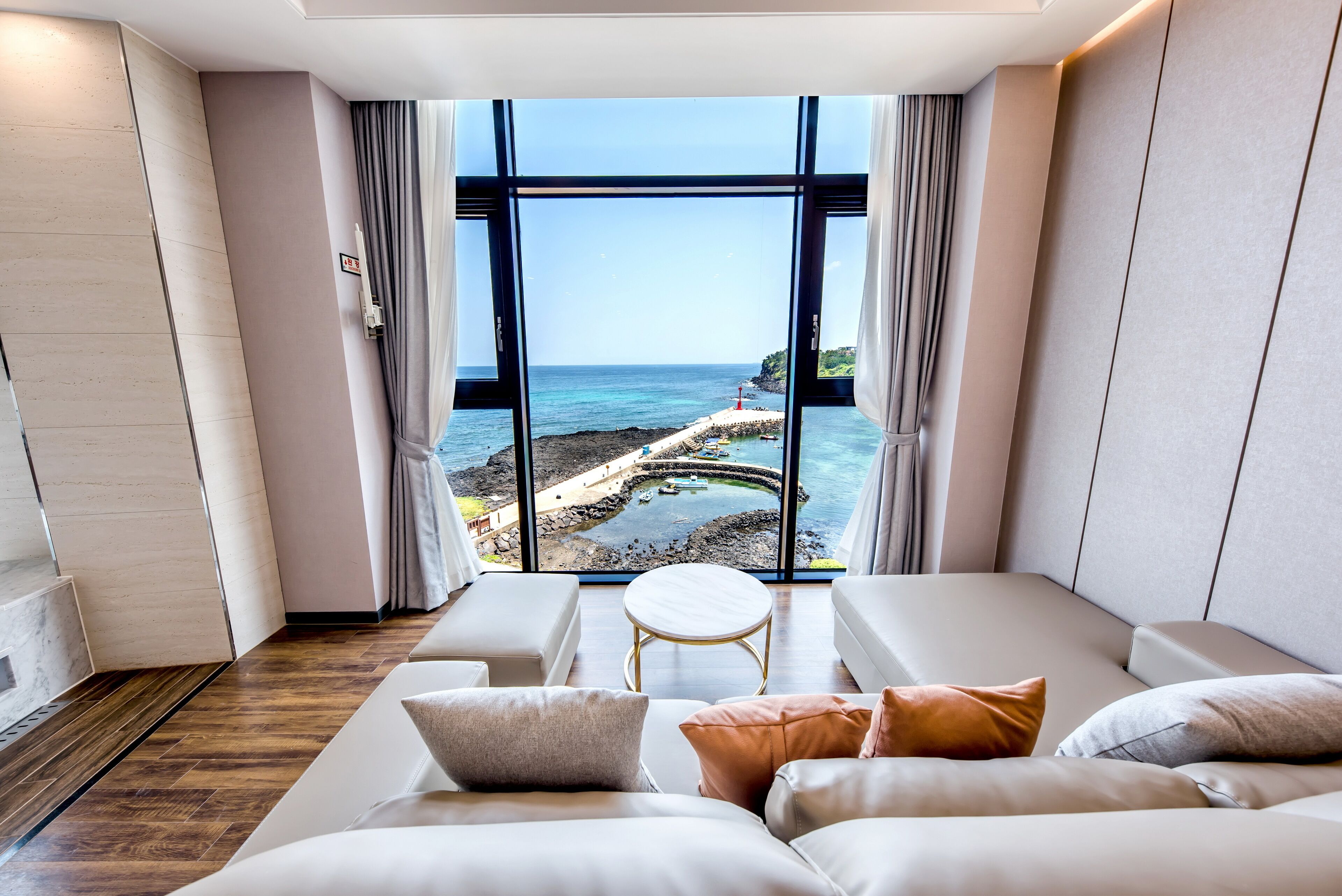 oceano ocean suite (free use of infinity pool included) | view from room