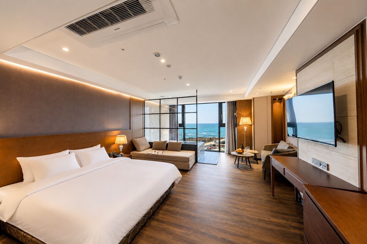Suite Ocean (Free use of Infinity Pool included) | 1 bilik tidur, bar mini, peti besi dalam bilik, meja 