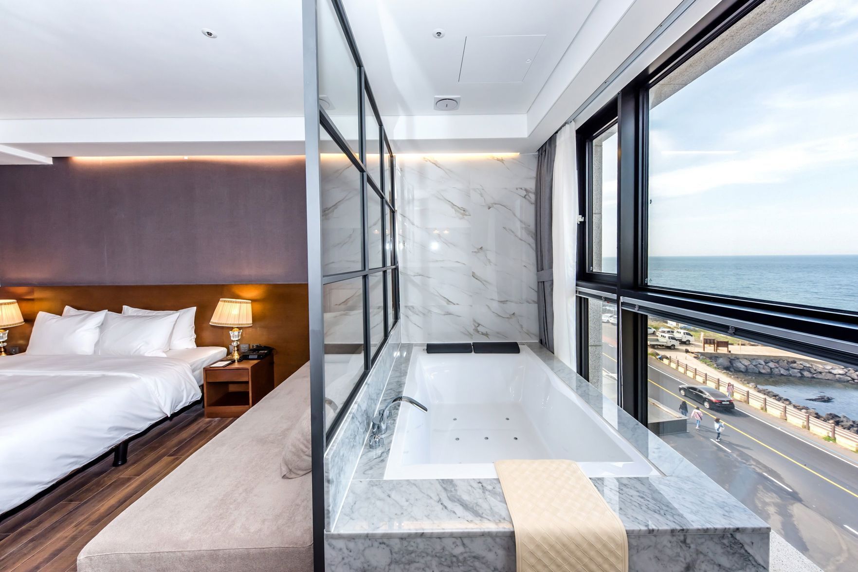 1 Schlafzimmer, Minibar, Zimmersafe, Schreibtisch