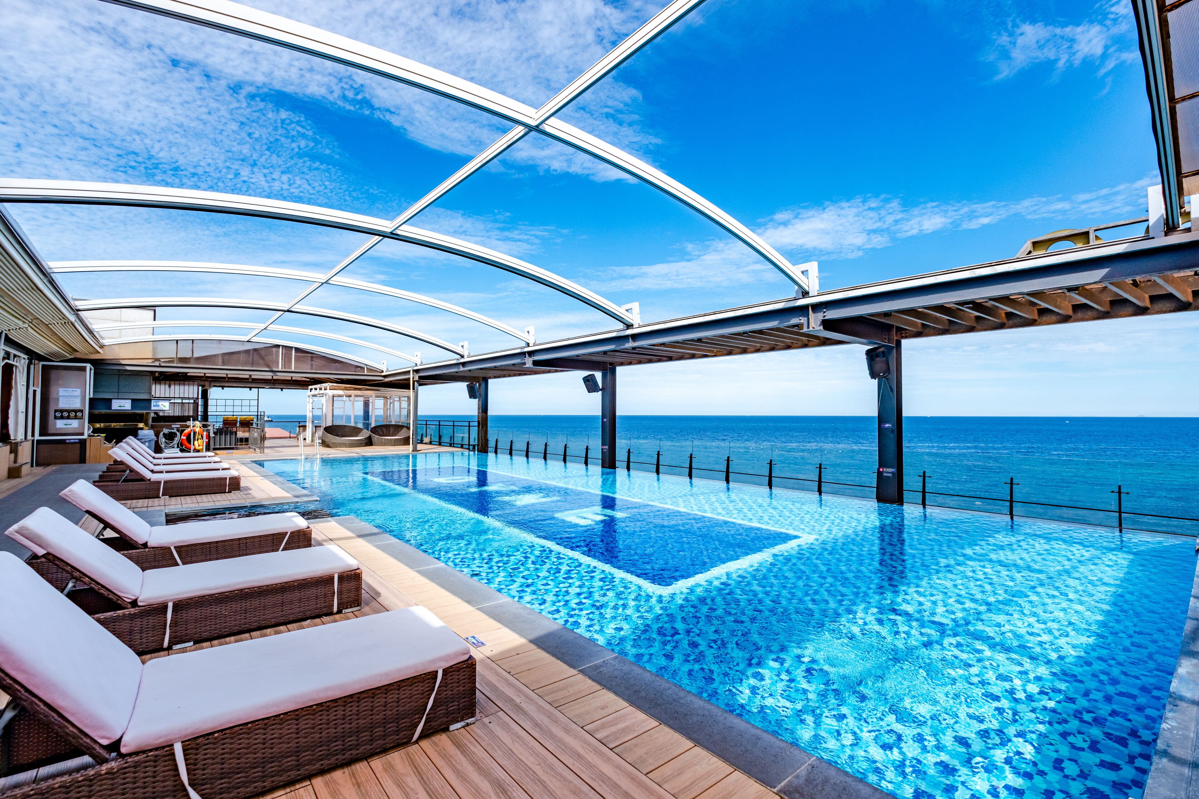 Outdoor pool, open 9:00 AM to 10:00 PM, pool cabanas (surcharge)