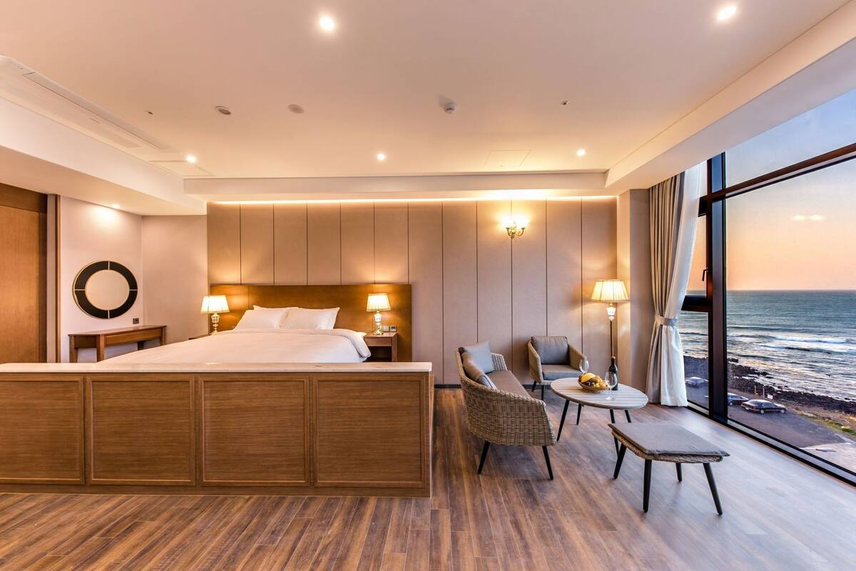 1 habitación, minibar, caja de seguridad en la habitación y escritorio