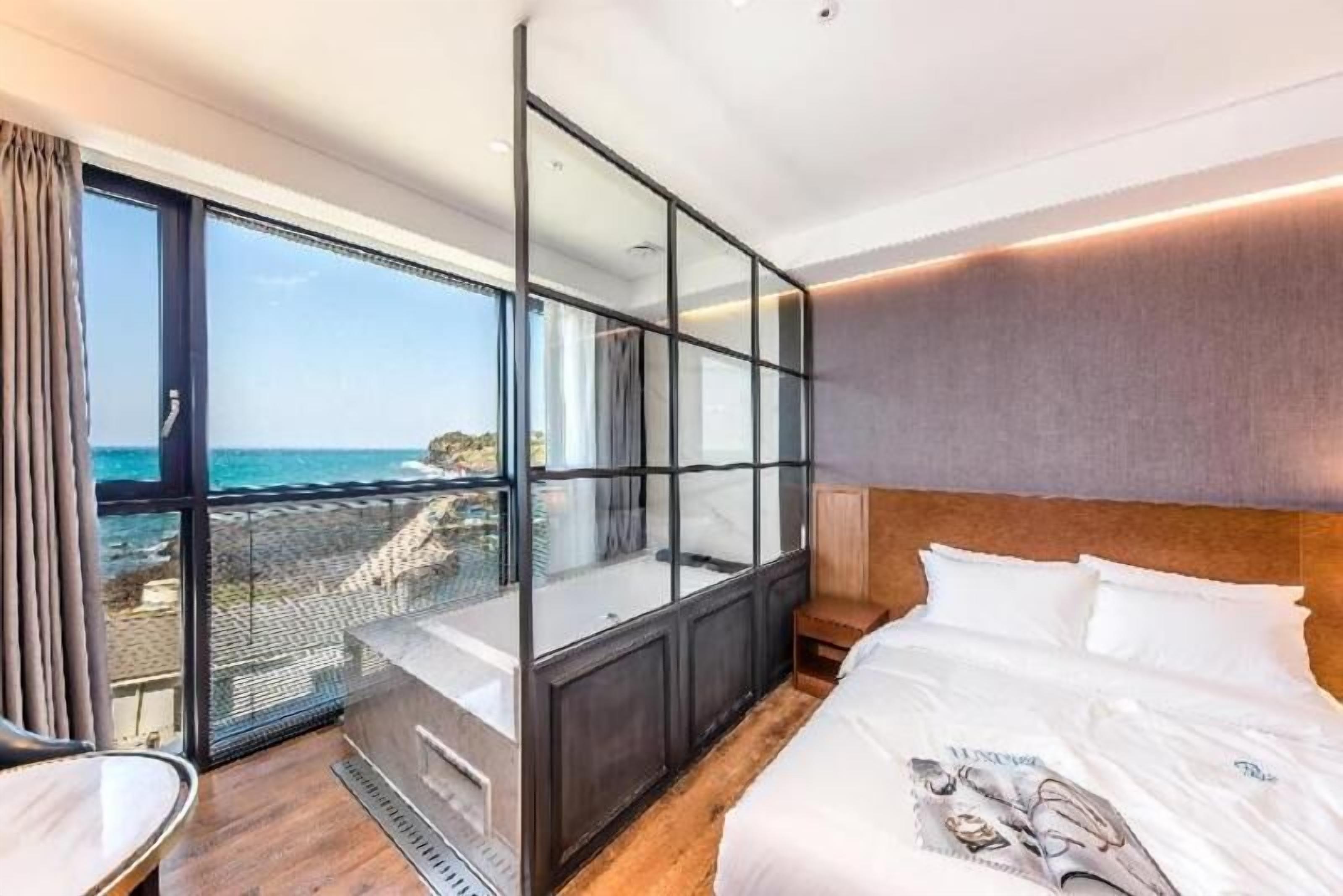 1 habitación, minibar, caja de seguridad en la habitación y escritorio 