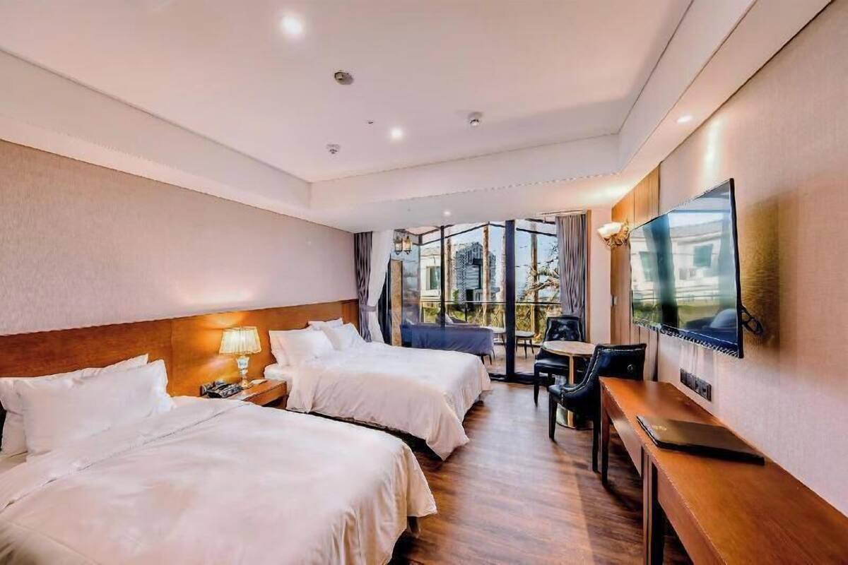 1 chambre, minibar, coffres-forts dans les chambres, bureau