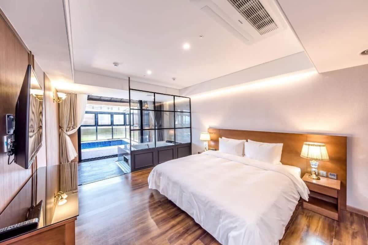 1 habitación, minibar, caja de seguridad en la habitación y escritorio