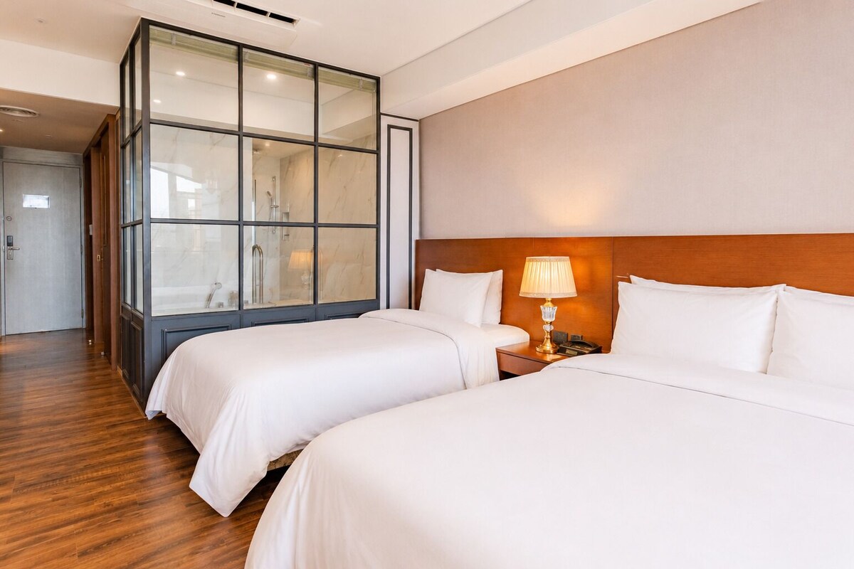 Terrace Twin (Low floor, free use of the hotel's infinity pool included) | 1 bilik tidur, bar mini, peti besi dalam bilik, meja 