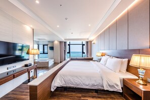 1 makuuhuone, minibaari, tallelokero huoneessa, työpöytä