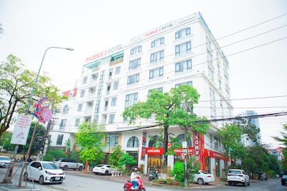Phoenix 3 International Hotel