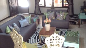 House, 4 Bedrooms | Living room - Casa Bueno Baguio Transient home (Baguio)