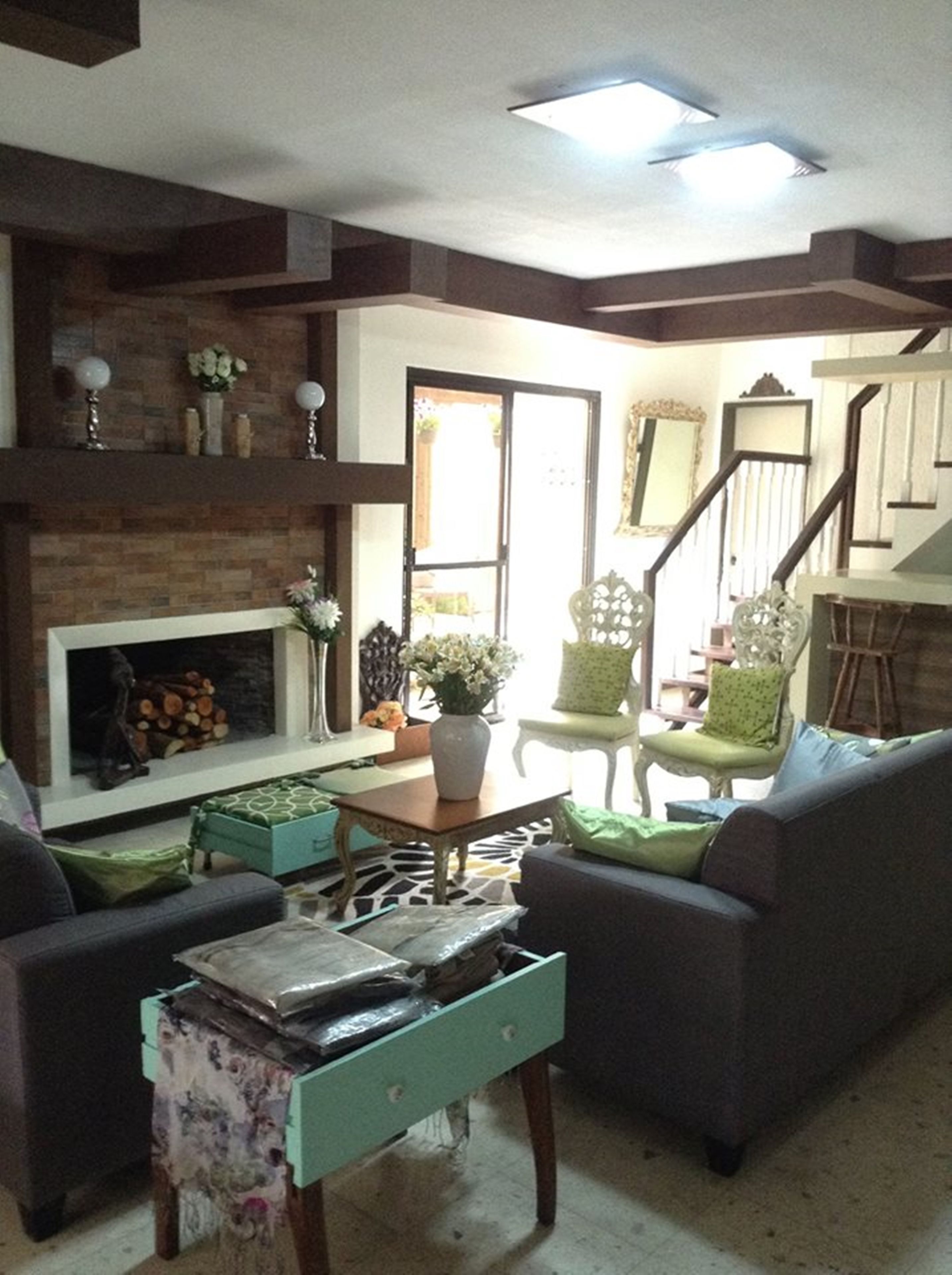 House, 4 Bedrooms | Living room | Flat-screen TV