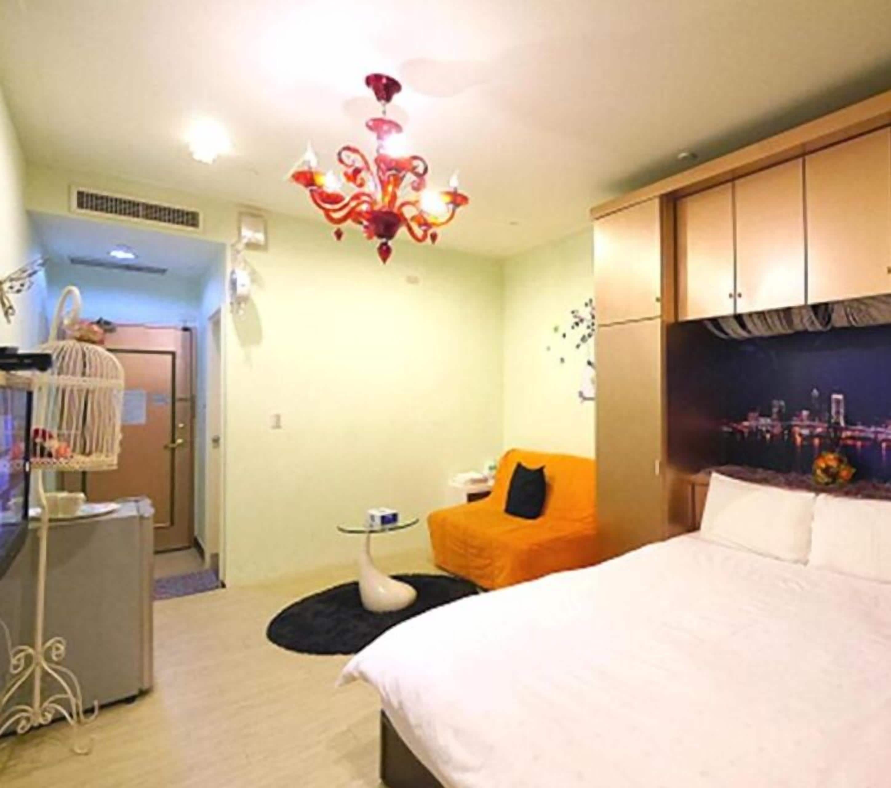 premium bedding, blackout curtains, free wifi, bed sheets