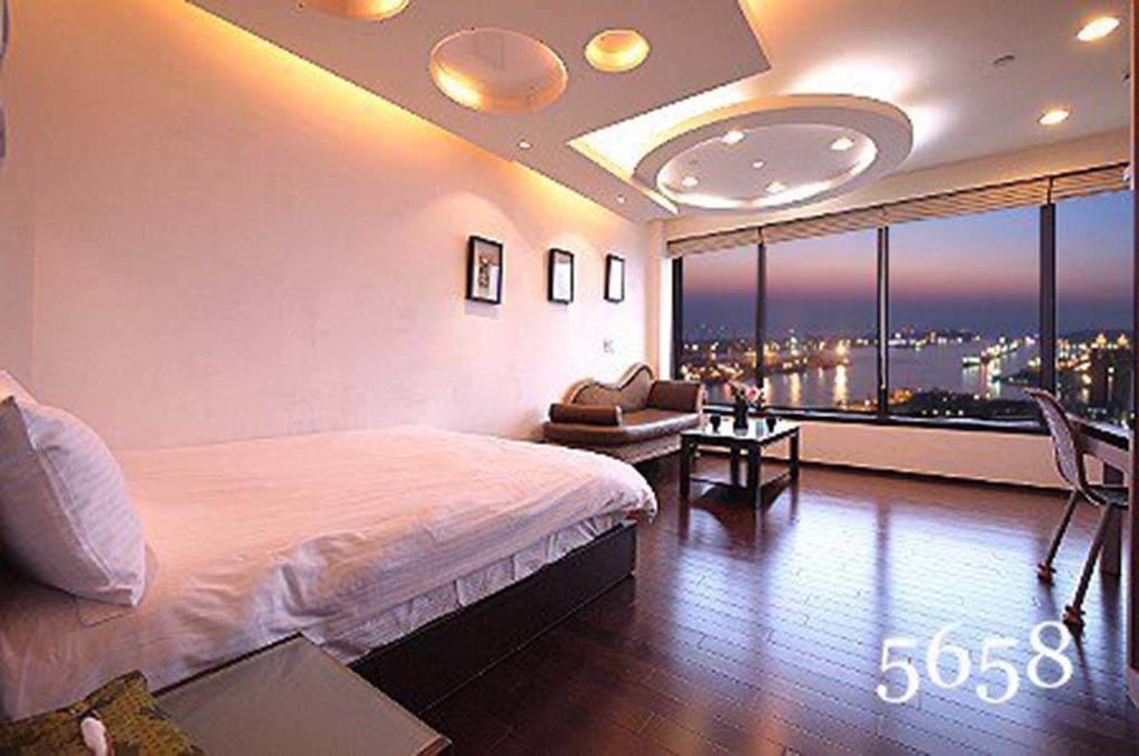 deluxe double room, 1 double bed | premium bedding, blackout curtains, free wifi, bed sheets