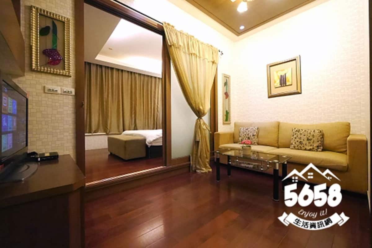 Ropa de cama de alta calidad, cortinas blackout y wifi gratis