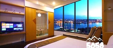Ropa de cama de alta calidad, cortinas blackout y wifi gratis