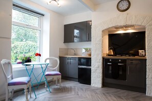 Apartment | Private kitchen - The Retreat (Huddersfield)