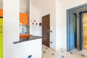 Basic Apartment, 2 Bedrooms, City View, Tower | Living area - Giaco's Rooms (Villasimius)