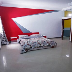 Comfort Apartment, 1 Bedroom, City View | 1 bedroom, desk, iron/ironing board, free WiFi - Les Residences Rima 2 (Abidjan)