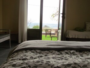 Chambre Double, 1 grand lit | Vue de la chambre