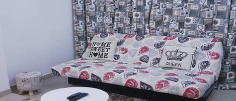 城市开间套房 | 起居区 | 等离子电视