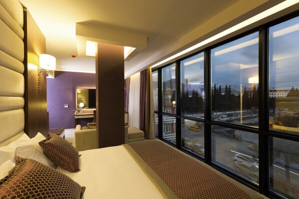 Standard Room | Minibar, in-room safe, soundproofing, free cribs/infant beds - Hassuites (Mugla)