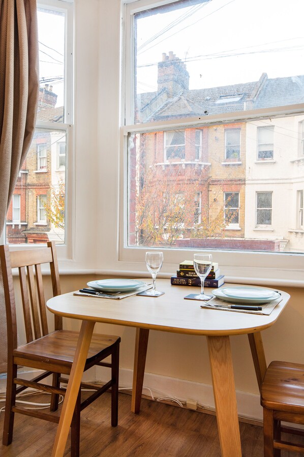 Interior - Simon Apartment - London Launchpad (London)