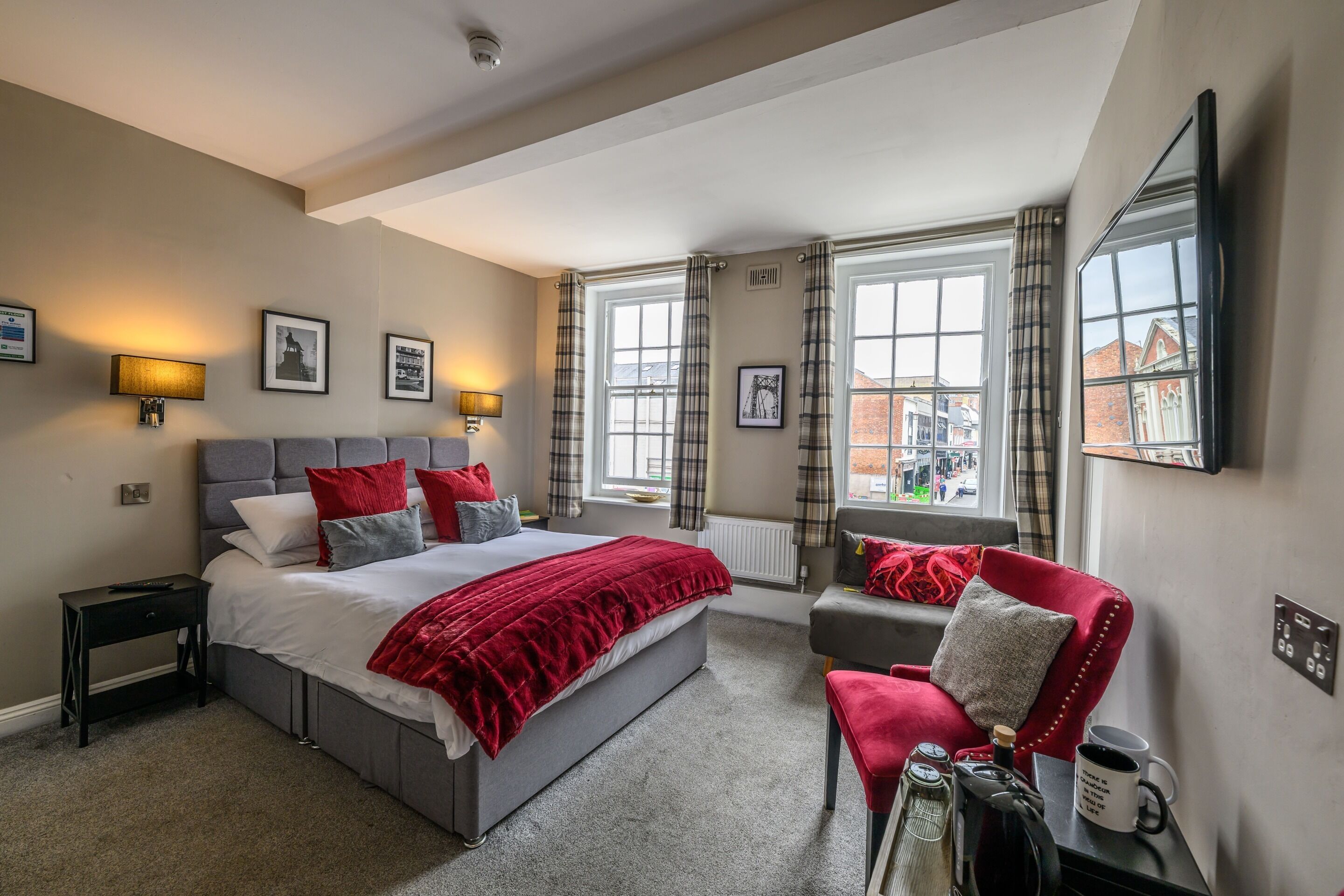 Classic Double Room, 1 King Bed | Iron/ironing board, free WiFi
