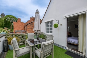 Double Room, 1 Double Bed | Balcony view - The Loopy Shrew (Shrewsbury)
