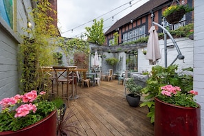 Exterior - The Loopy Shrew (Shrewsbury)