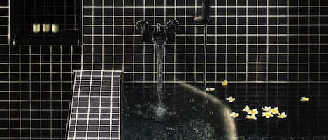 Double Room with Sea View 2F | 1 bedroom, premium bedding, desk, blackout drapes