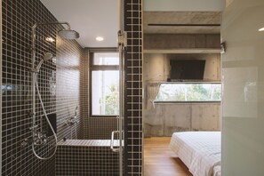Double Room with Sea View 2F | Bathroom | Separate tub and shower, free toiletries, hair dryer, slippers - Zhuzai (Checheng)