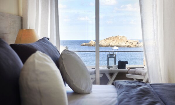 Deluxe Double or Twin Room, Sea View | In-room safe, free WiFi, bed sheets - Hotel Sa Tuna (Begur)
