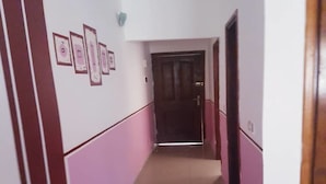 Hallway - Les Residences Rima 8 (Abidjan)