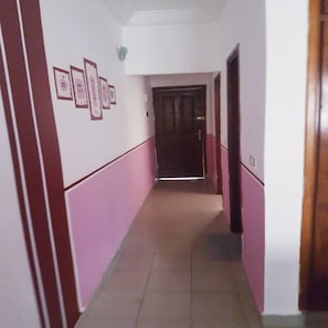Hallway - Les Residences Rima 8 (Abidjan)