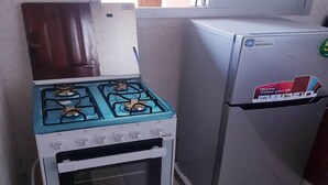 City Studio, 1 Bedroom, City View | Private kitchen - Les Residences Rima 8 (Abidjan)