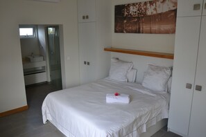 1 bedroom, premium bedding, in-room safe, iron/ironing board - Cape Bay Beach Apartment (Cap Malheureux)