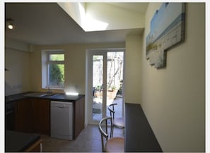 Free continental breakfast - Victorian Rose Cottage (Deal)