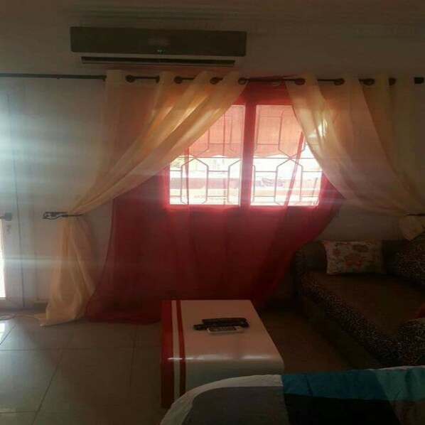 Classic Studio, 1 Bedroom | 1 bedroom, desk, iron/ironing board, free WiFi